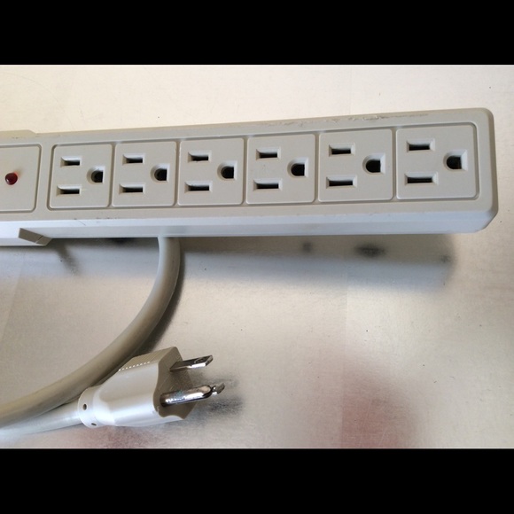 Surge 1 Centerex 6 Outlet Power Strip (Gift with Purchase) - Picture 4 of 7